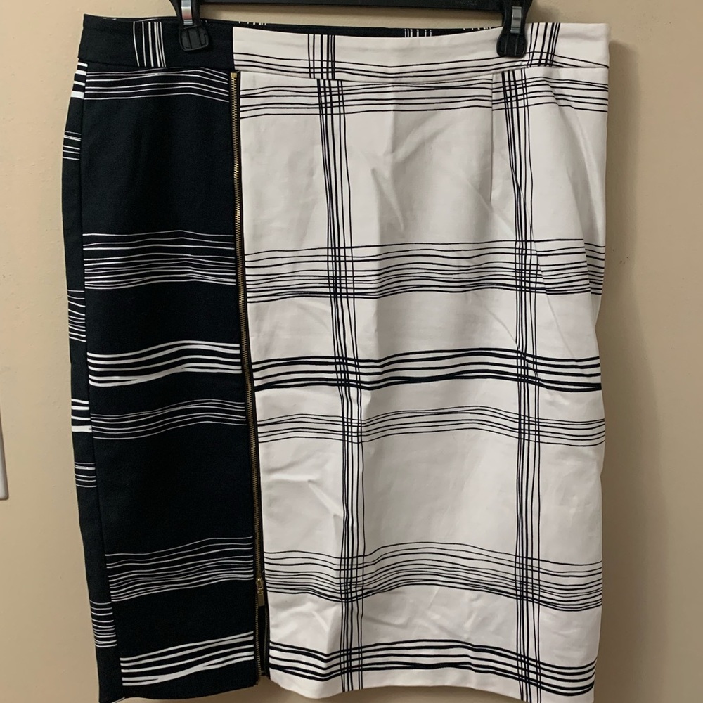 Worthington Pencil Skirt